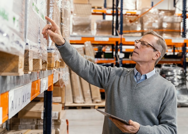 Comment les racks et rayonnages d’occasion peuvent améliorer l’économie de l’entreprise ?