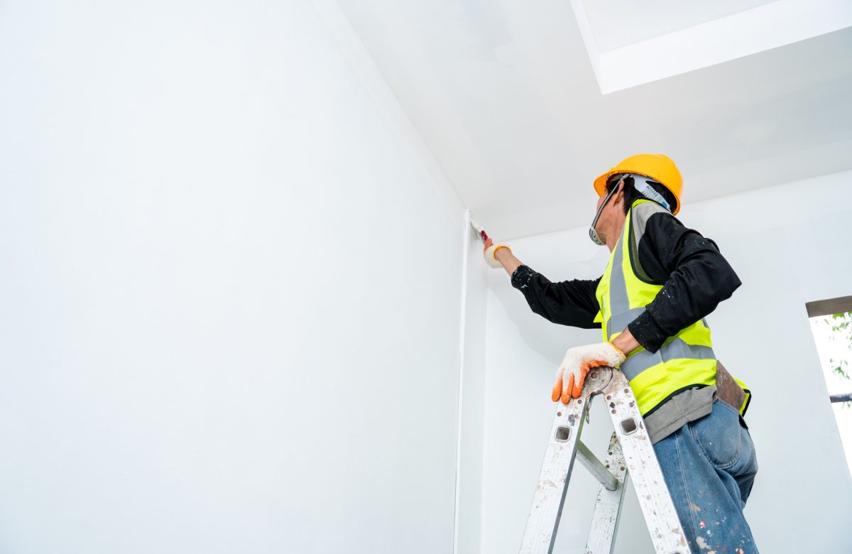 Peintre en bâtiment Essonne : 3 questions à se poser avant de confier ses travaux à un pro
