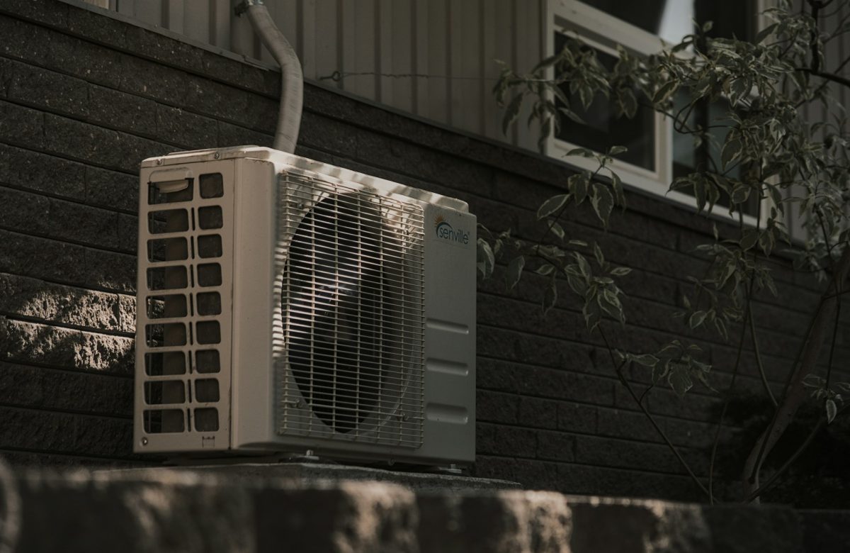 Faîtes poser votre climatisation par un électricien qualifié pour un gain de temps significatif et des économies à long terme