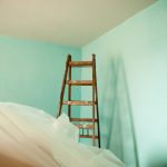 Checklist avant l’arrivée de votre peintre à domicile : bien préparer votre pièce